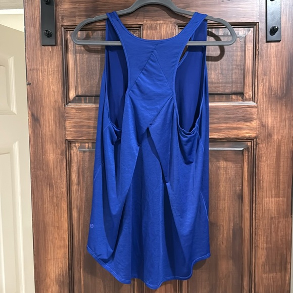 Lululemon Essential Tank - Picture 2 of 4